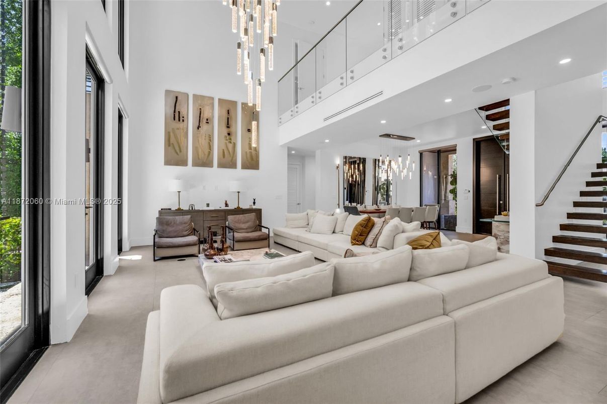 Dining room, Interior, Living room, Pendant Lights, Recessed Lighting