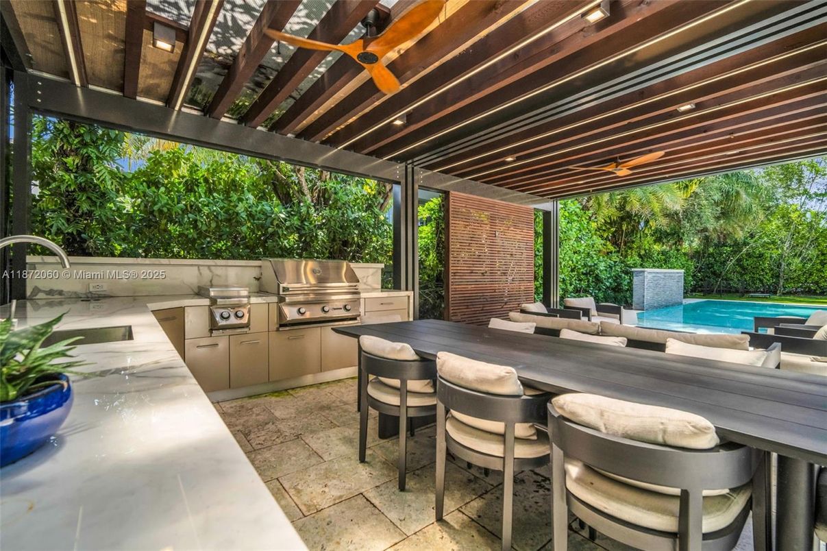 Exterior, Outdoor Kitchen