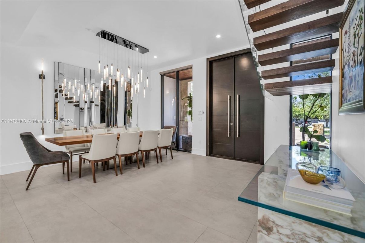 Dining room, Interior, Pendant Lights, Recessed Lighting, Wooden Beams