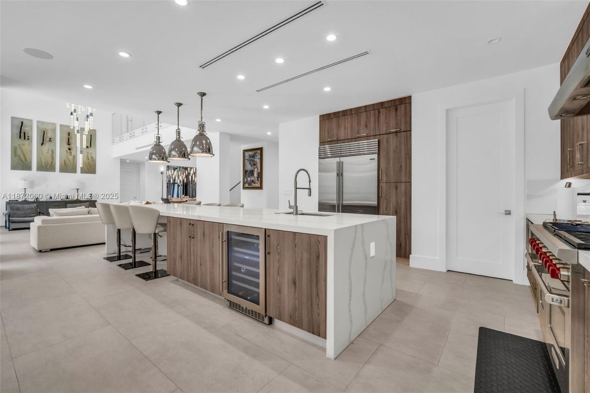 Interior, Kitchen, Living room, Pendant Lights, Recessed Lighting, Stainless Steel Appliances