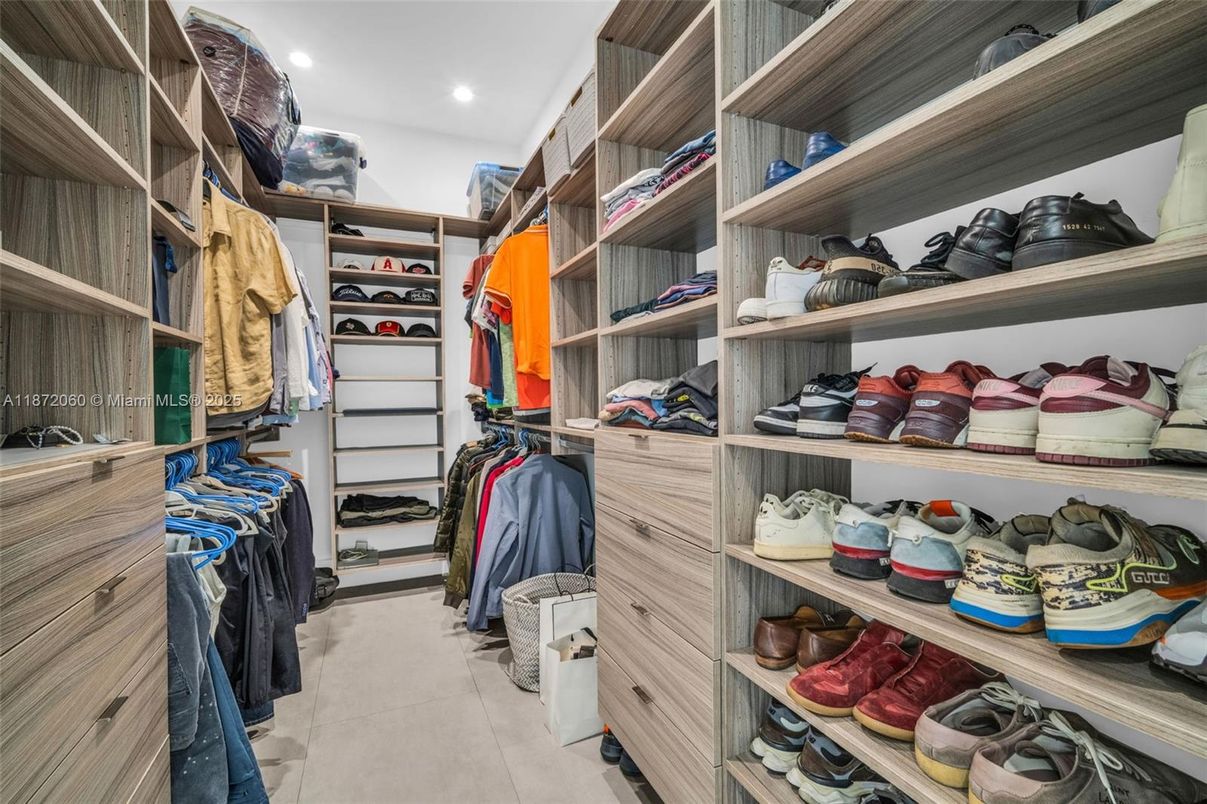 Interior, Recessed Lighting, Walk-in Closets