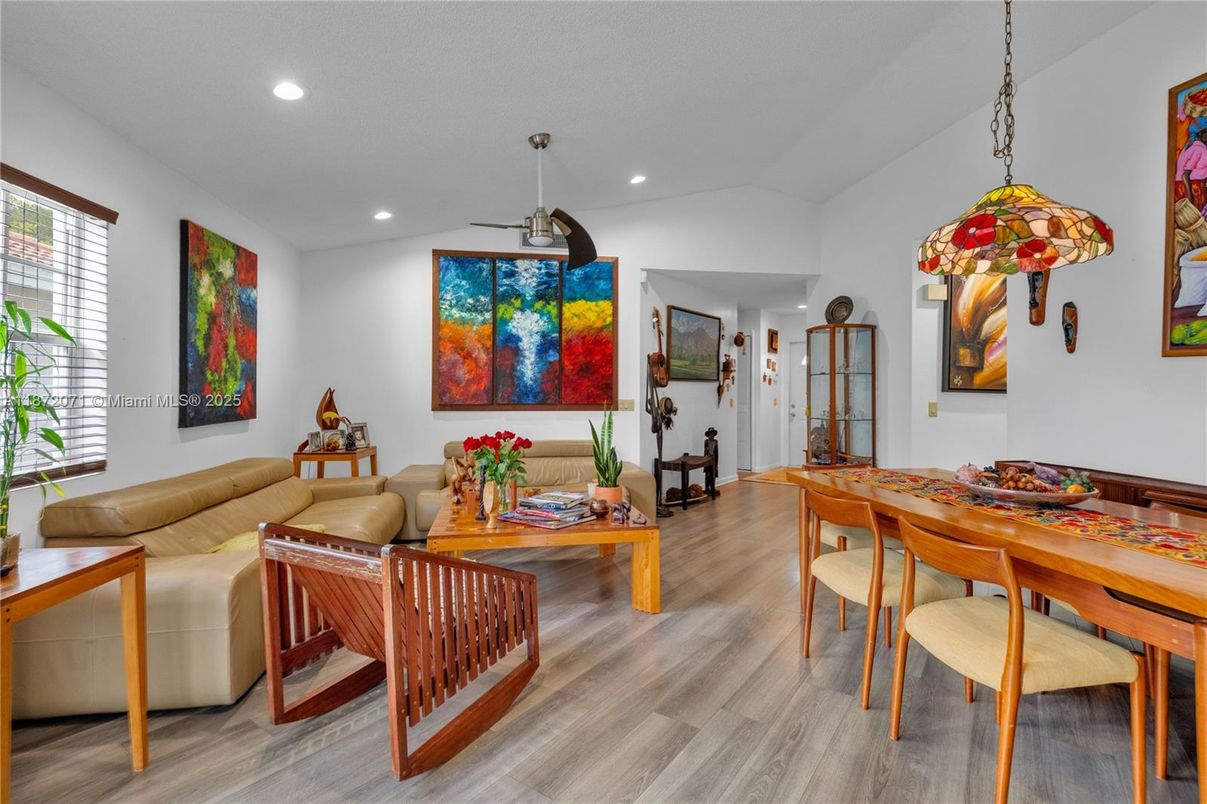 Dining room, Interior, Living room, Pendant Lights, Recessed Lighting, Wood Texture Flooring
