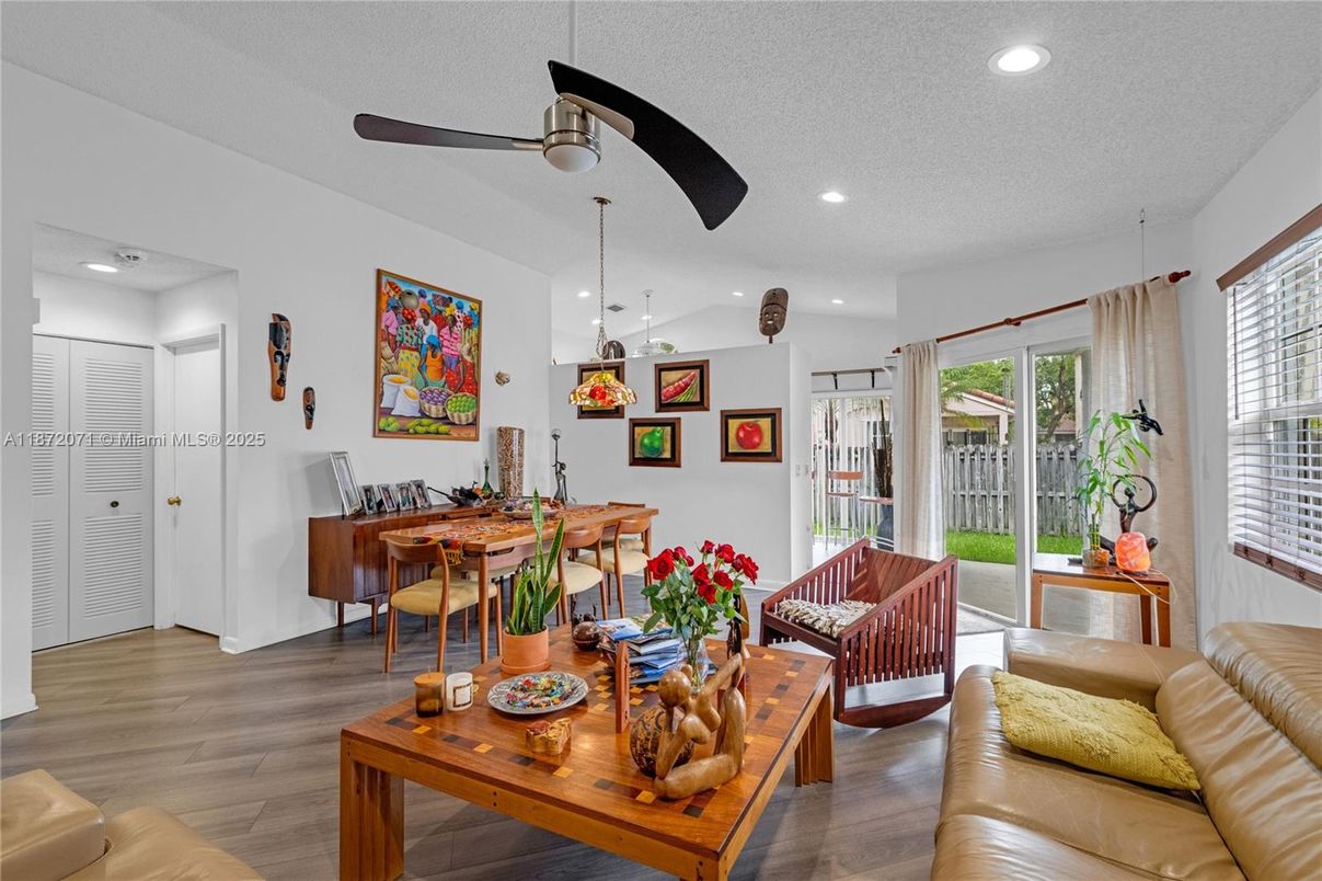 Dining room, Interior, Living room, Pendant Lights, Recessed Lighting, Wood Texture Flooring