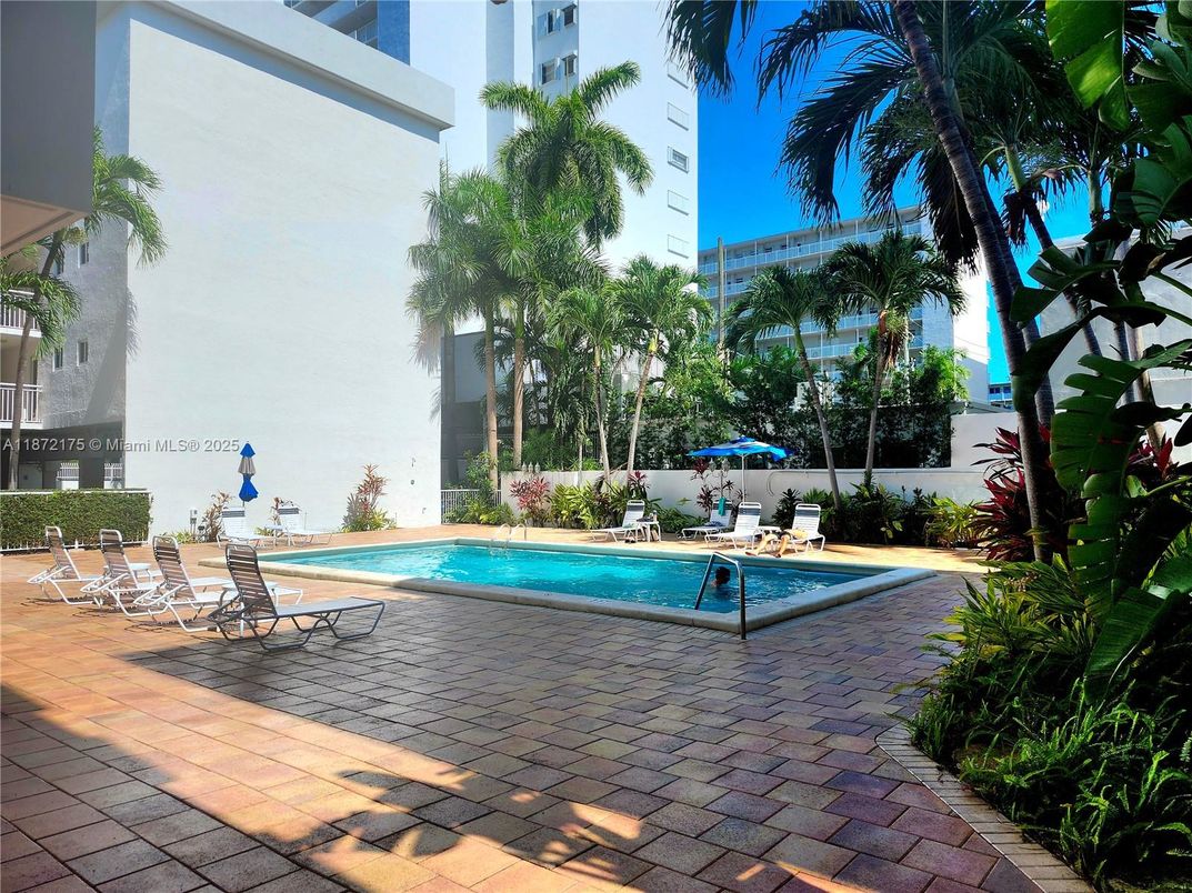 Exterior, Pool