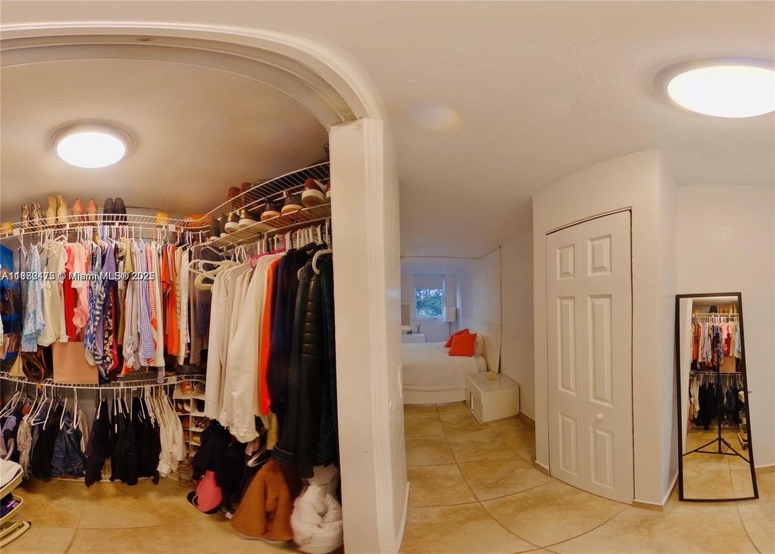 Interior, Walk-in Closets
