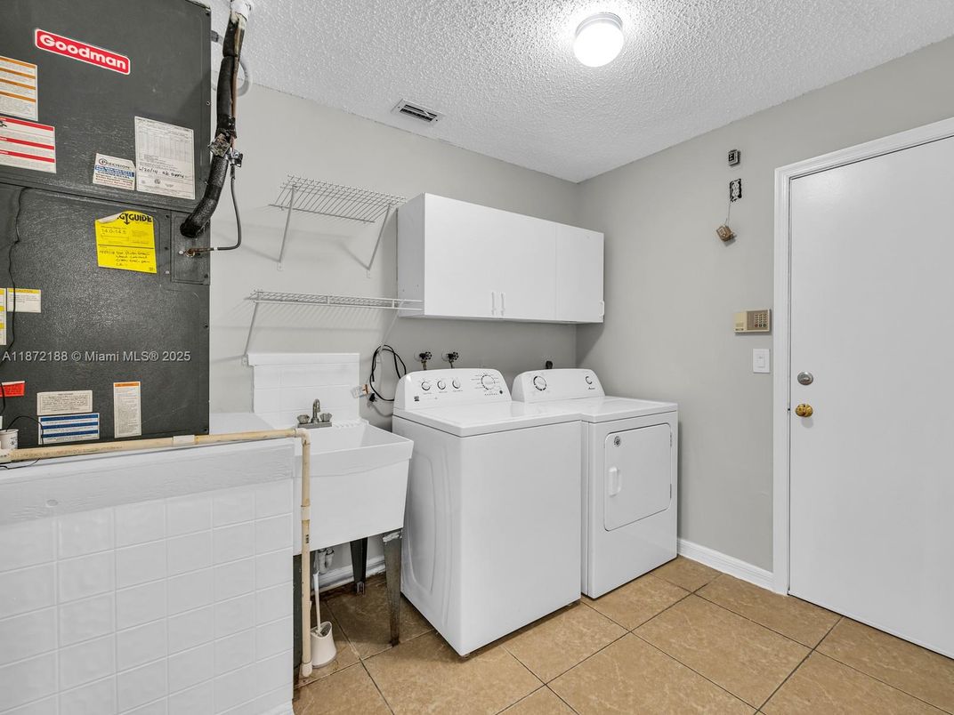 Interior, Washer