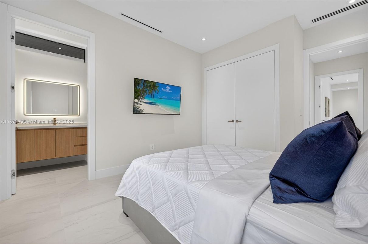 Bedroom, Interior, Marble, Recessed Lighting