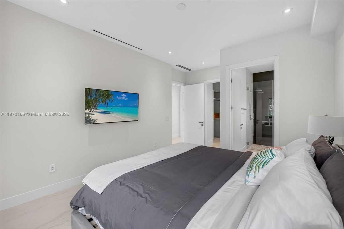 Bedroom, Interior, Recessed Lighting