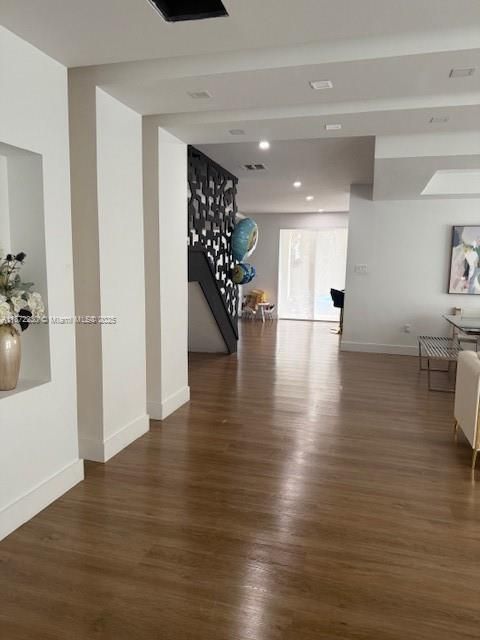 Interior, Recessed Lighting, Wood Texture Flooring