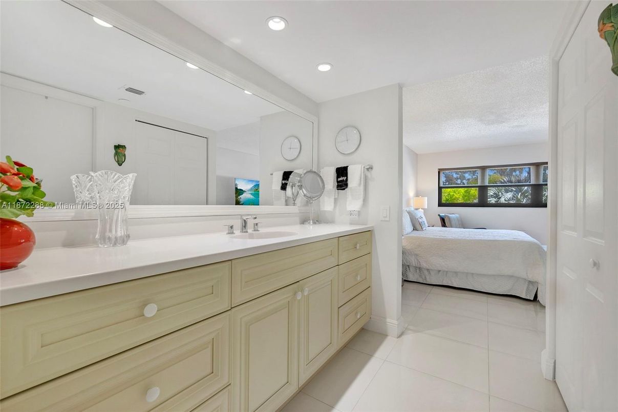 Bathroom, Bedroom, Dual Sink Vanities, Interior, Recessed Lighting