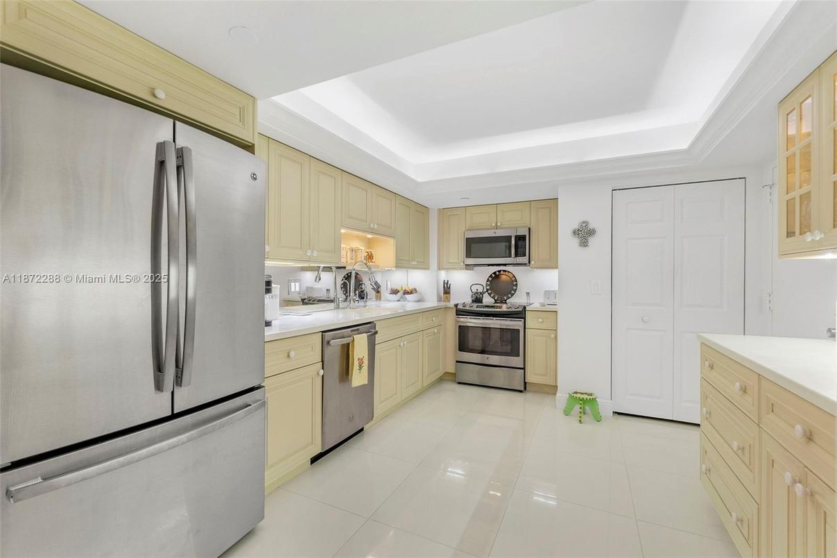 Interior, Kitchen, Stainless Steel Appliances