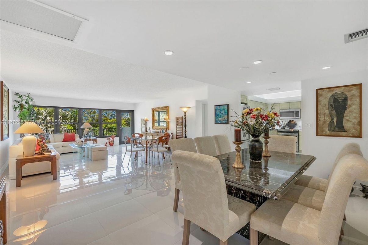 Dining room, Interior, Living room, Recessed Lighting