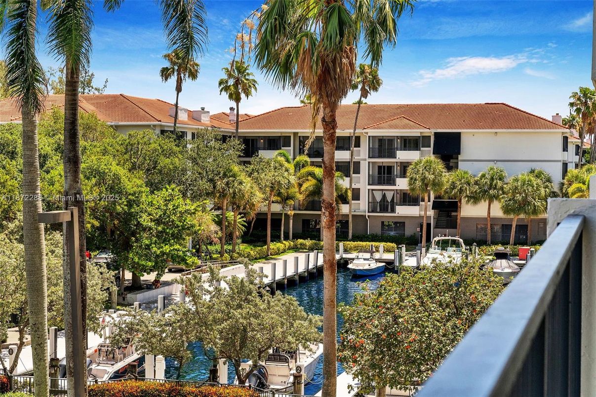 Exterior, Pool, Other