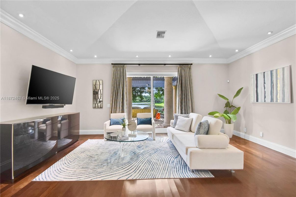 Interior, Living room, Recessed Lighting, Wood Texture Flooring