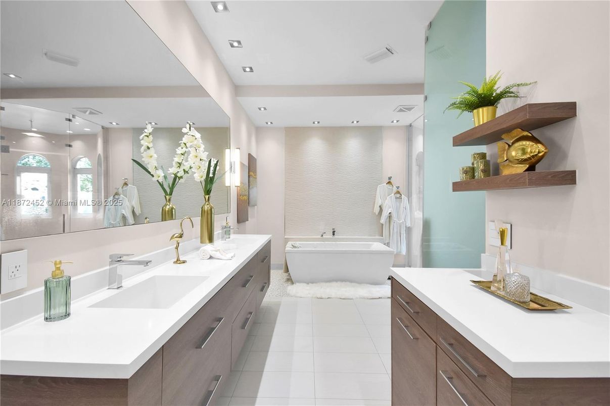 Bathroom, Dual Sink Vanities, Free Standing Baths, Interior, Recessed Lighting