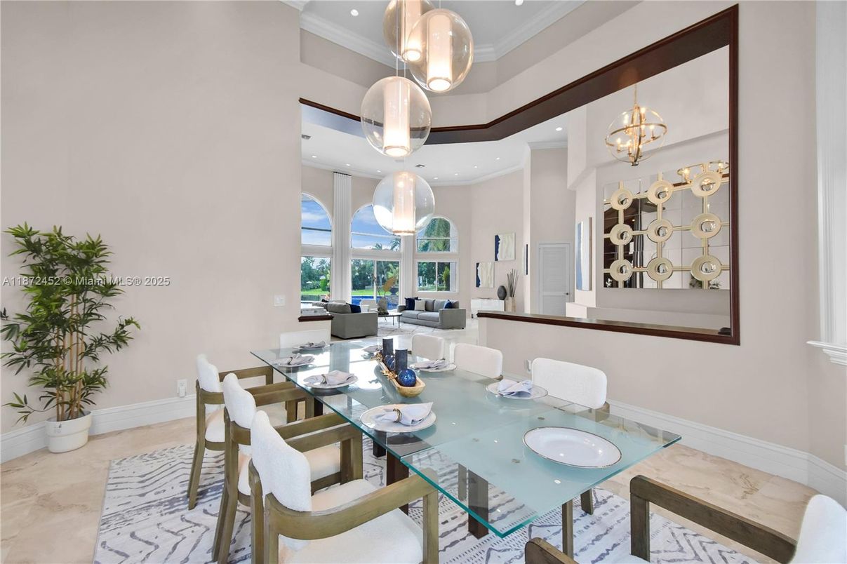 Dining room, Interior, Living room, Pendant Lights, Recessed Lighting