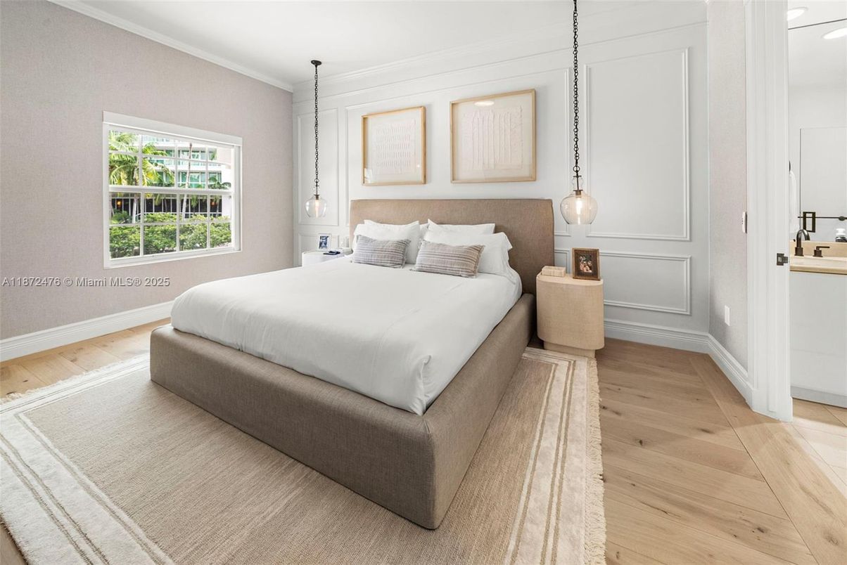 Bedroom, Interior, Pendant Lights, Wood Texture Flooring