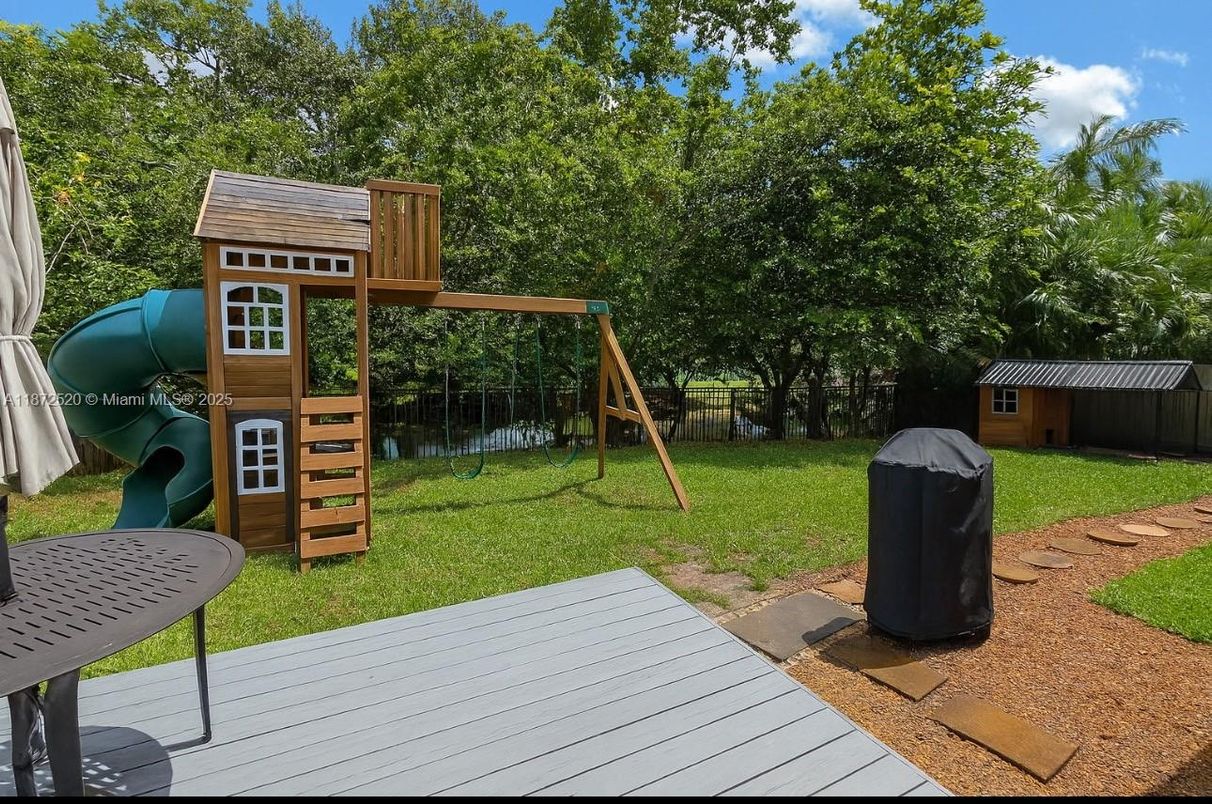 Backyard, Exterior, Playground