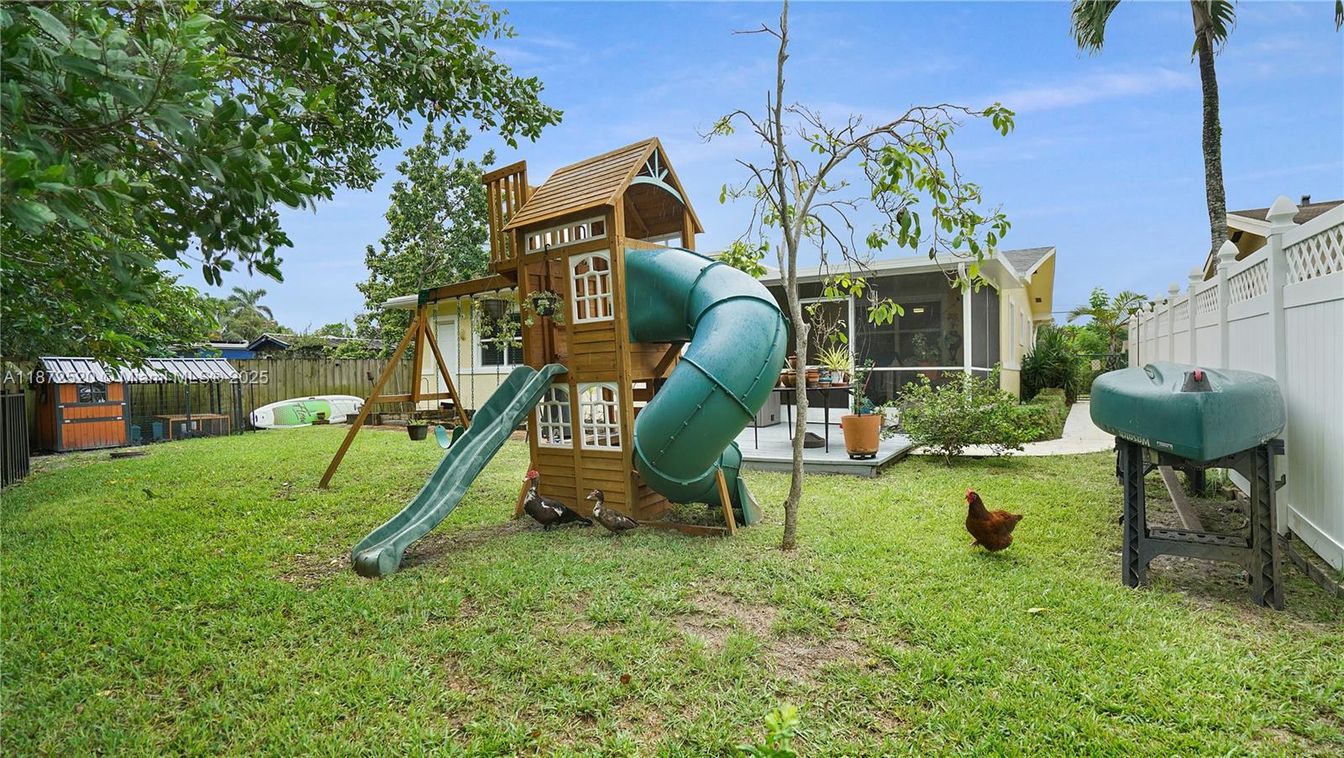 Backyard, Exterior, Playground