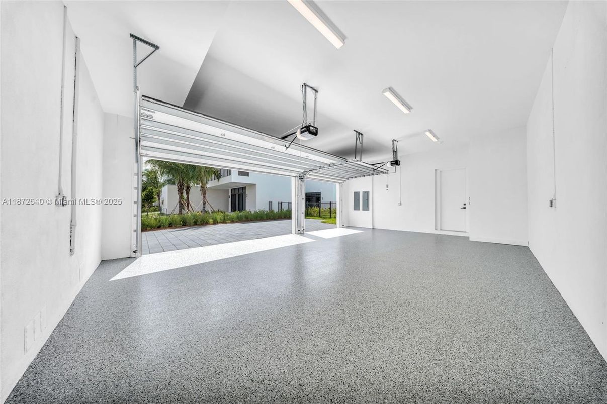 Garage, Interior