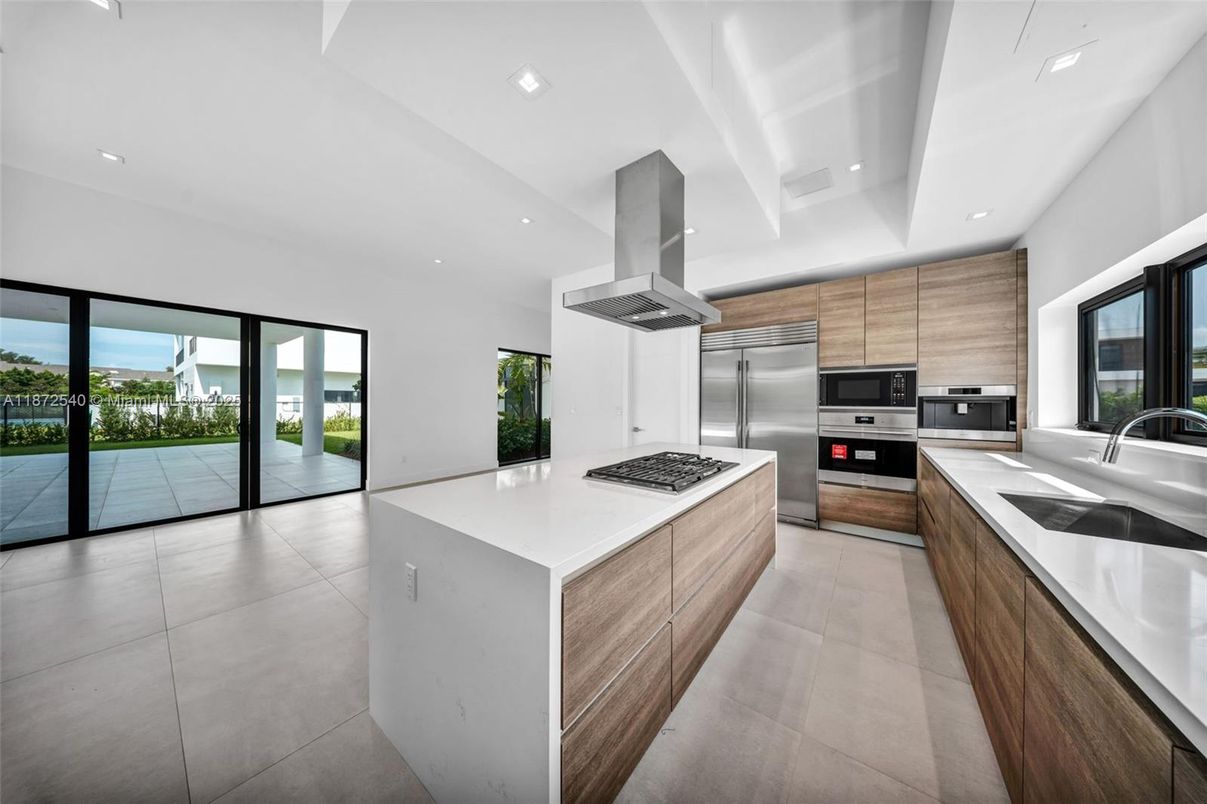 Interior, Kitchen, Recessed Lighting, Stainless Steel Appliances, Water
