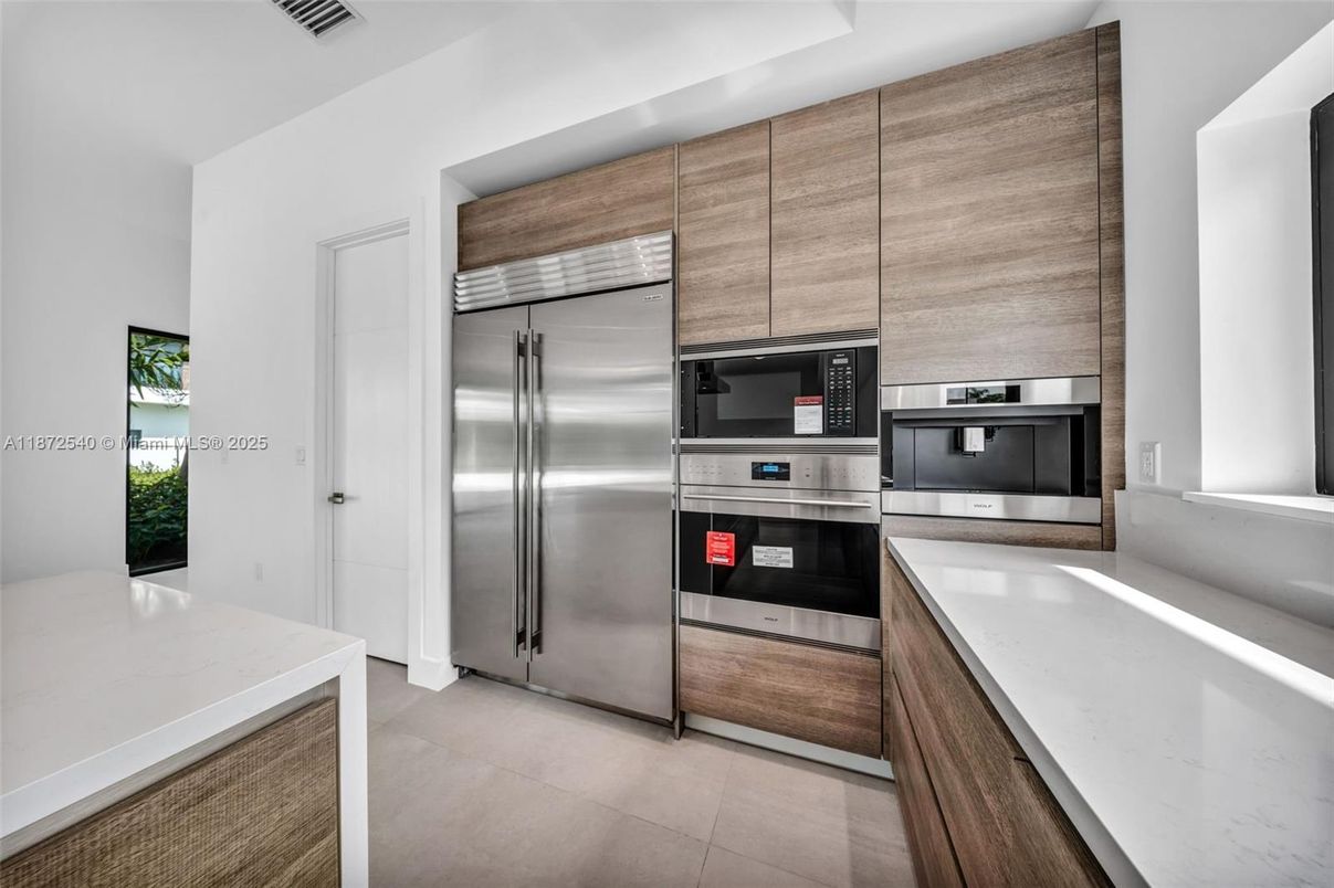 Interior, Kitchen, Stainless Steel Appliances