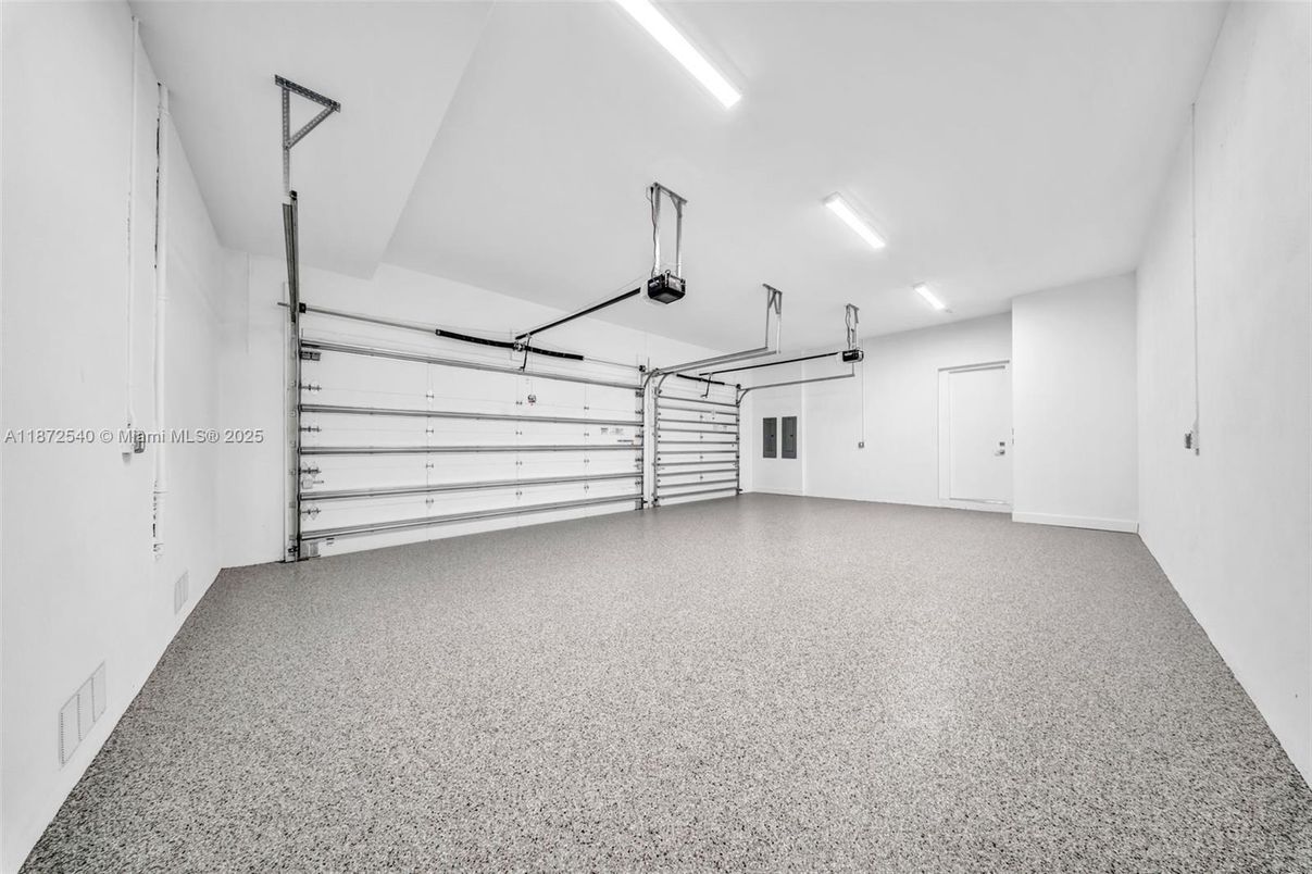 Garage, Interior