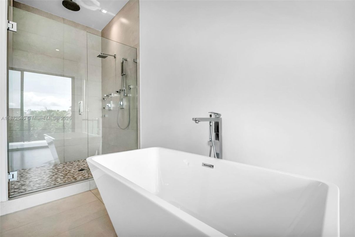 Bathroom, Free Standing Baths, Glass Shower, Interior, Recessed Lighting