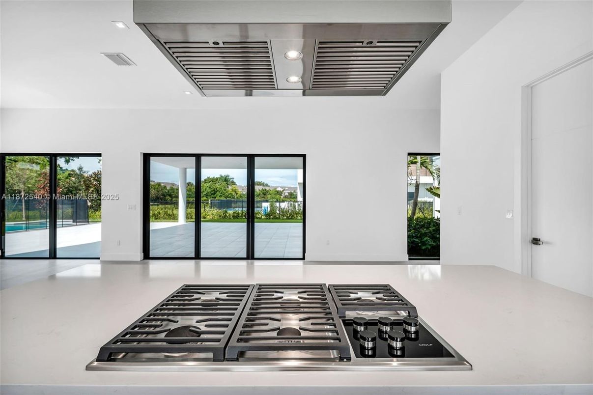 Interior, Kitchen, Recessed Lighting, Water