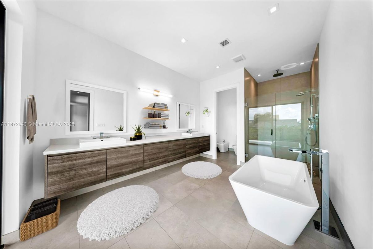 Bathroom, Dual Sink Vanities, Free Standing Baths, Glass Shower, Interior, Recessed Lighting