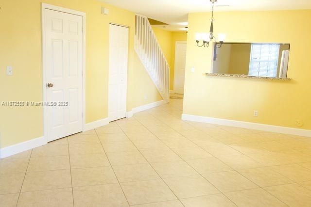 Empty room, Interior, Pendant Lights