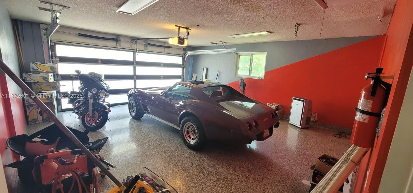 Garage, Interior