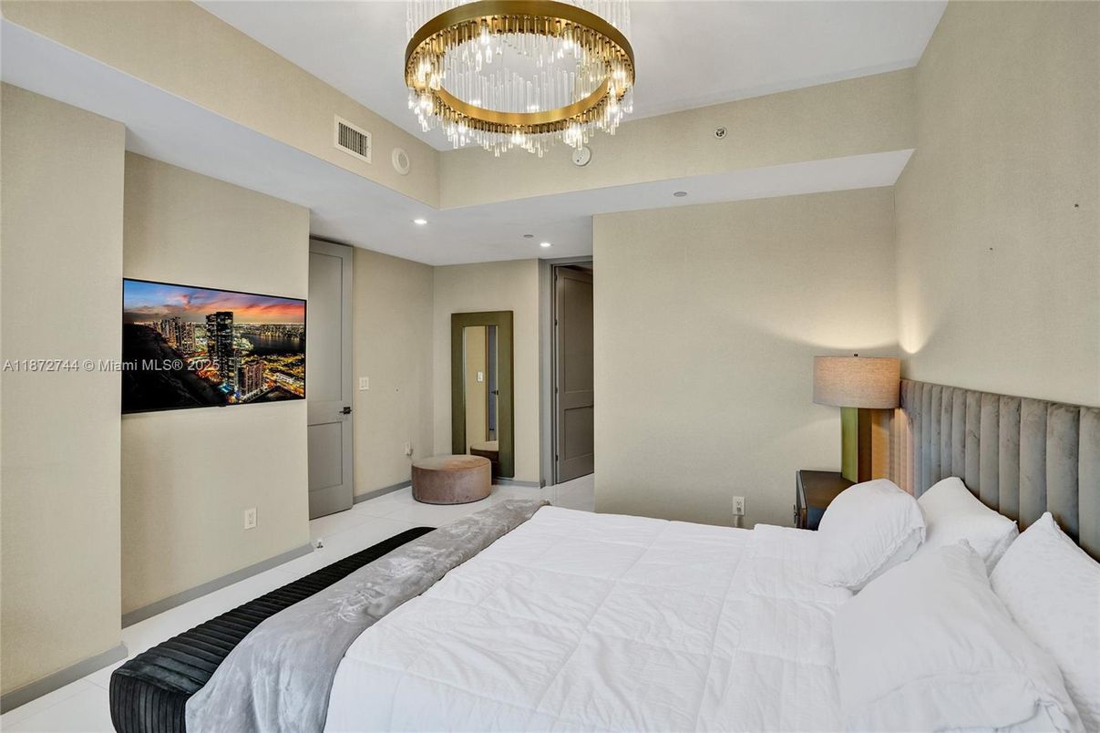 Bedroom, Interior, Recessed Lighting