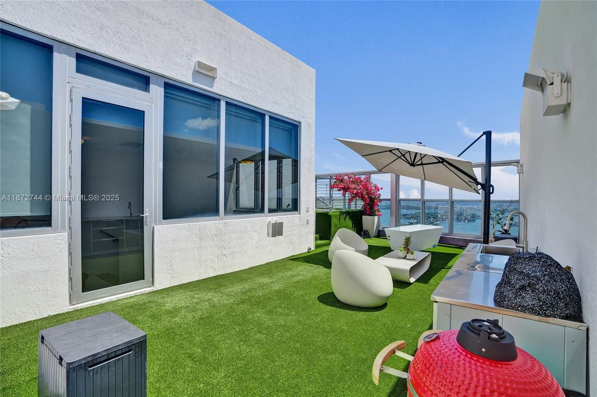 Backyard, Exterior, Water