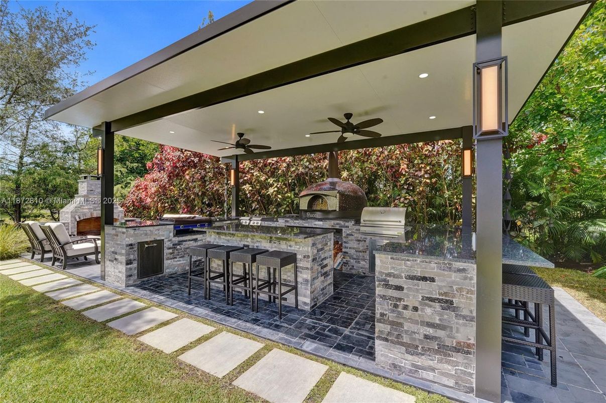 Exterior, Fireplace, Outdoor Kitchen