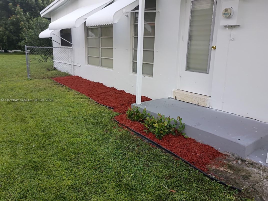 Backyard, Exterior