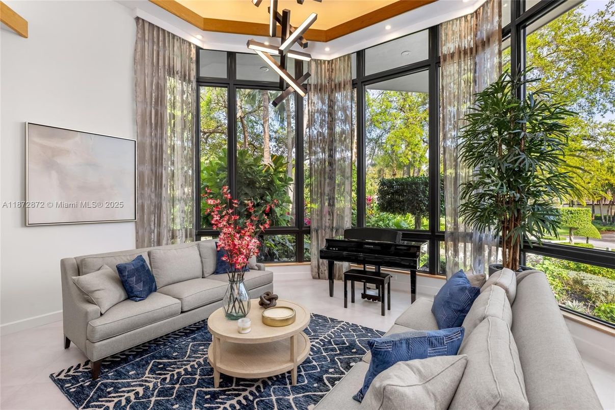 Interior, Living room, Pendant Lights, Piano, Recessed Lighting
