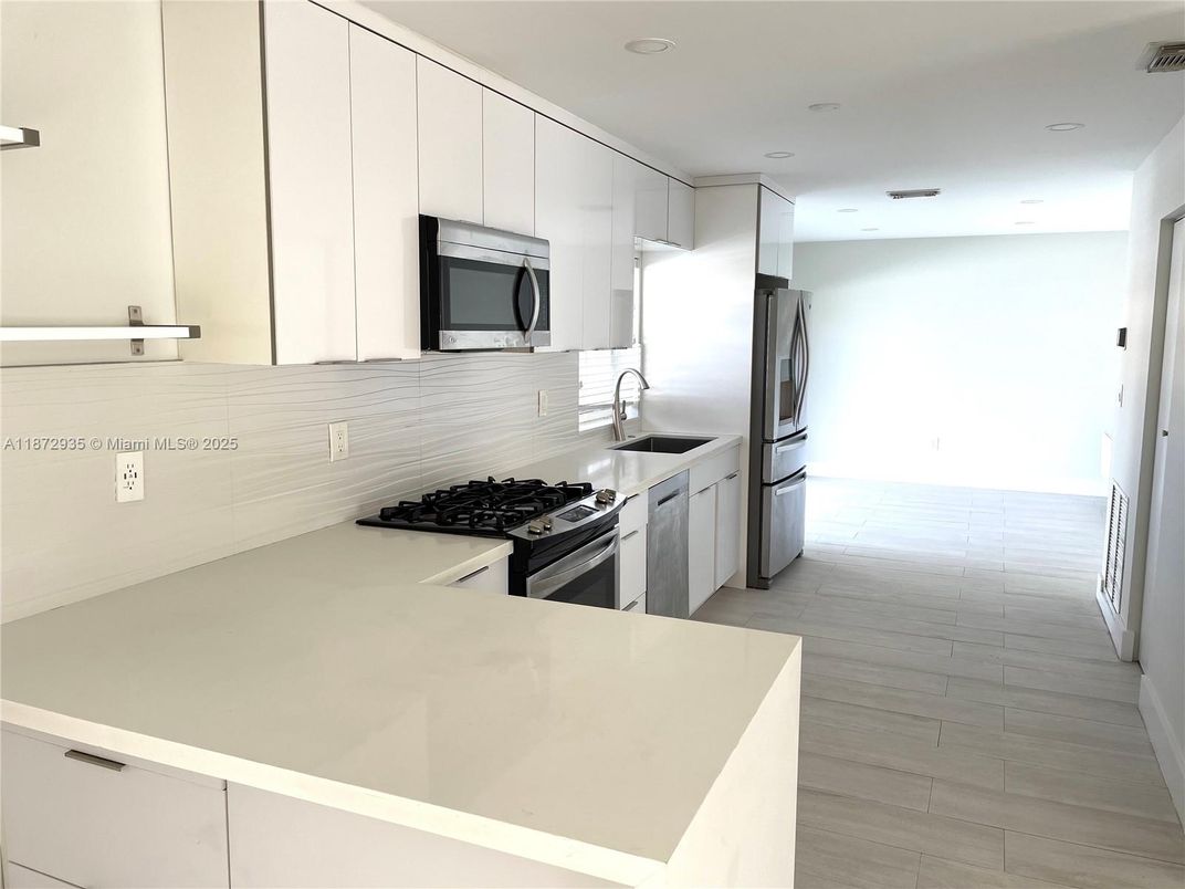 Interior, Kitchen, Recessed Lighting, Wood Texture Flooring