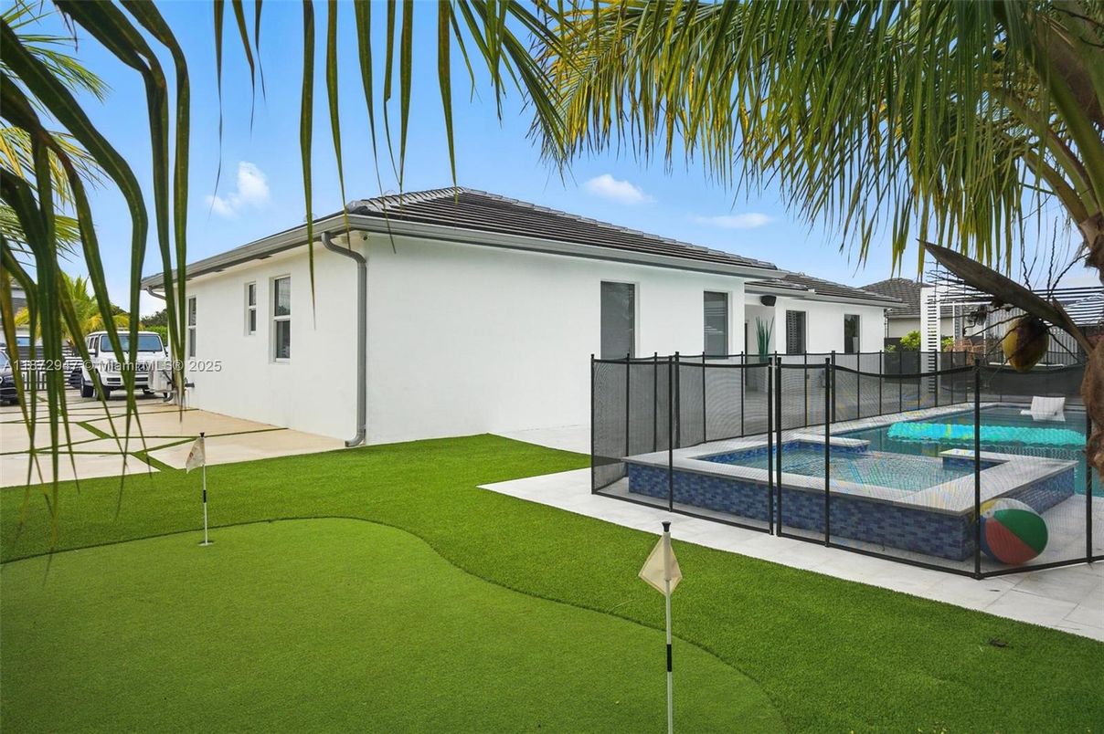 Backyard, Exterior, Pool
