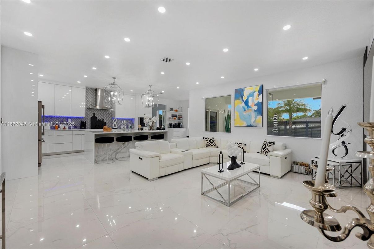 Interior, Kitchen, Living room, Marble, Pendant Lights, Recessed Lighting