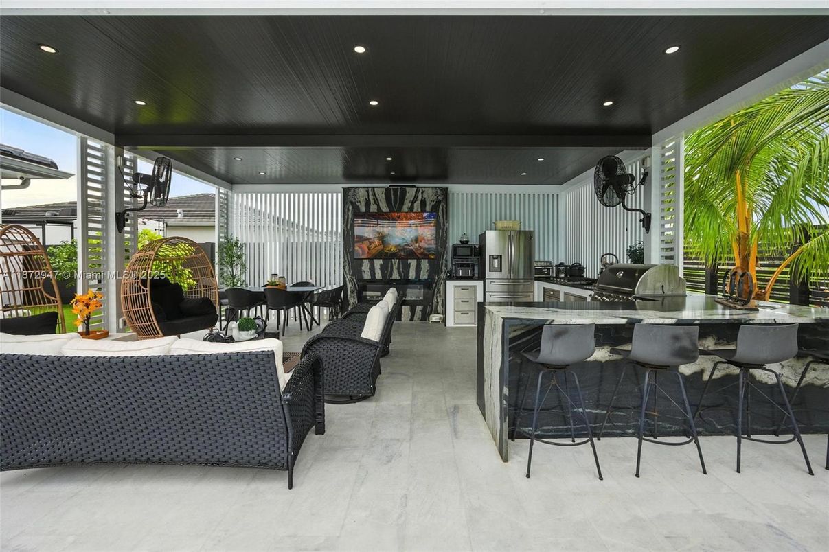 Dining room, Exterior, Outdoor Kitchen