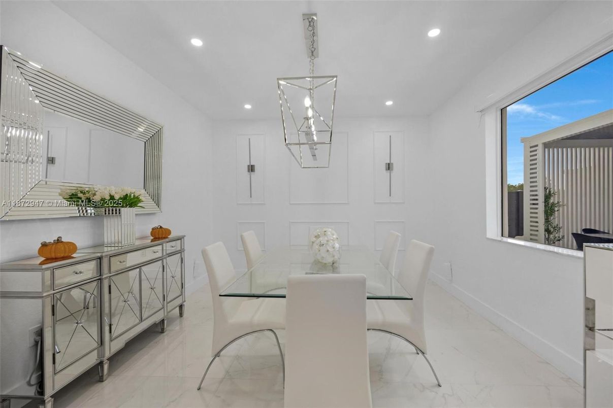 Dining room, Interior, Marble, Pendant Lights, Recessed Lighting
