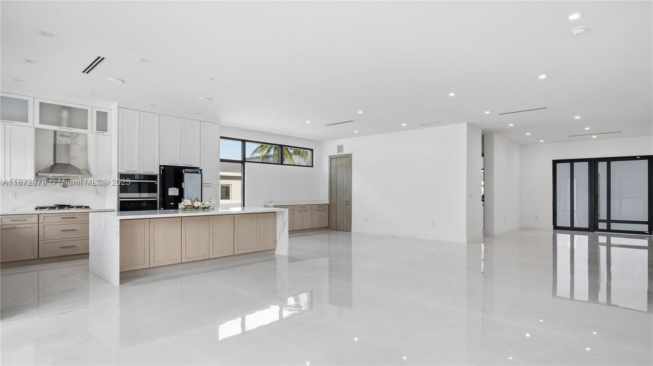 Empty room, Interior, Kitchen, Recessed Lighting