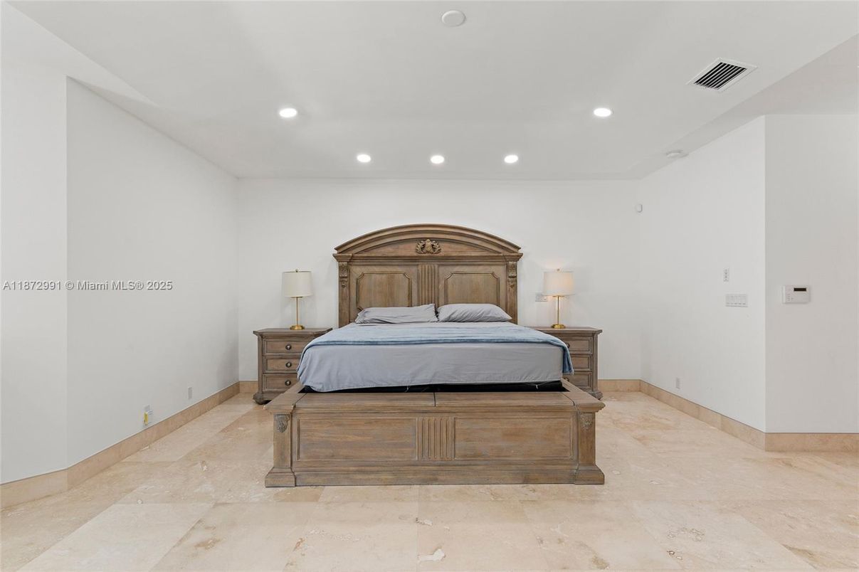 Bedroom, Interior, Recessed Lighting