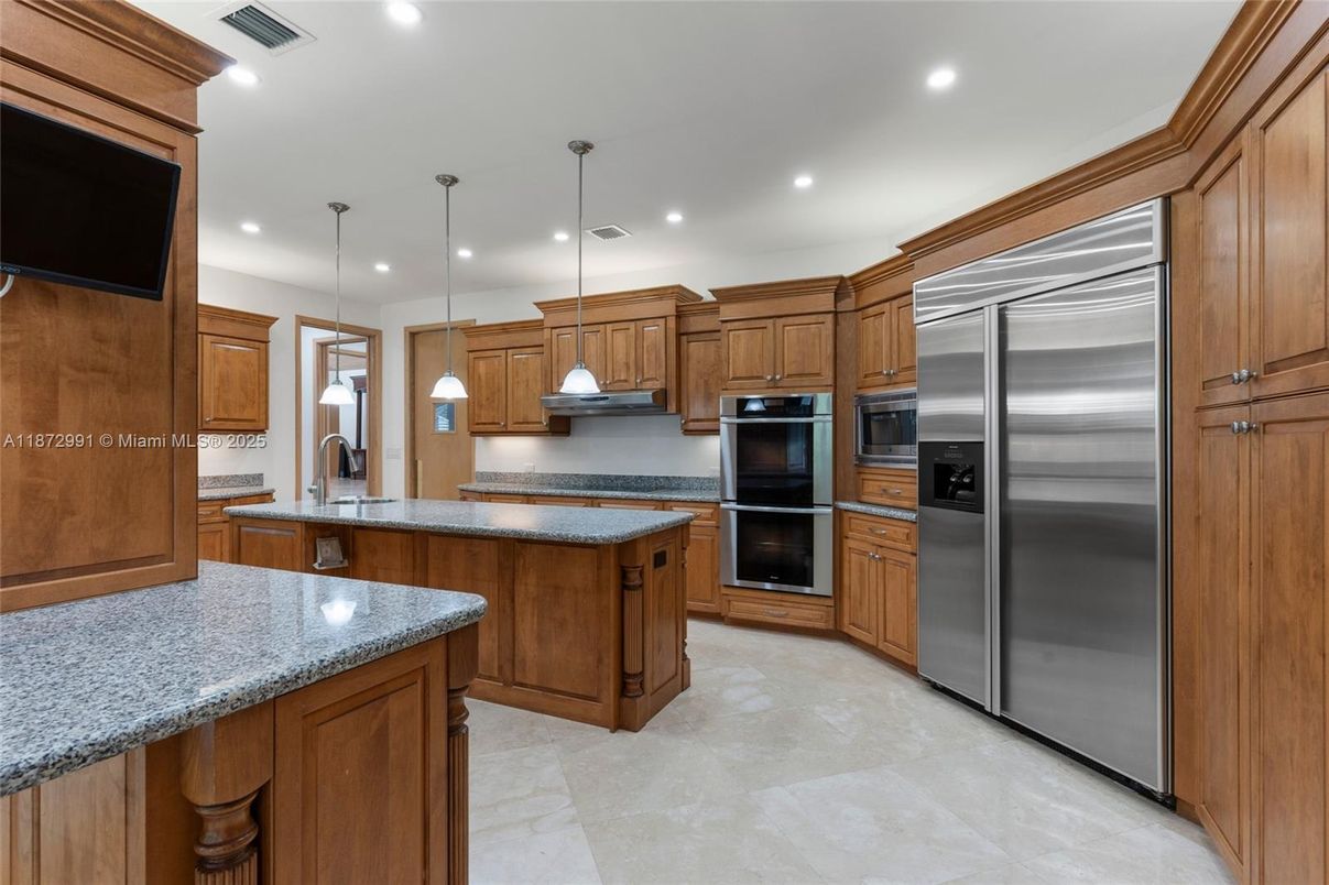 Interior, Kitchen, Pendant Lights, Recessed Lighting, Stainless Steel Appliances