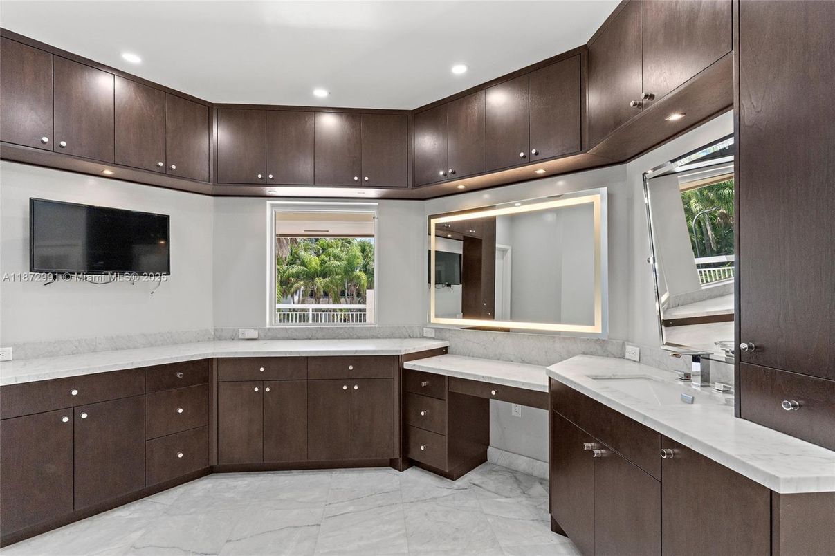 Bathroom, Dual Sink Vanities, Interior, Marble, Recessed Lighting