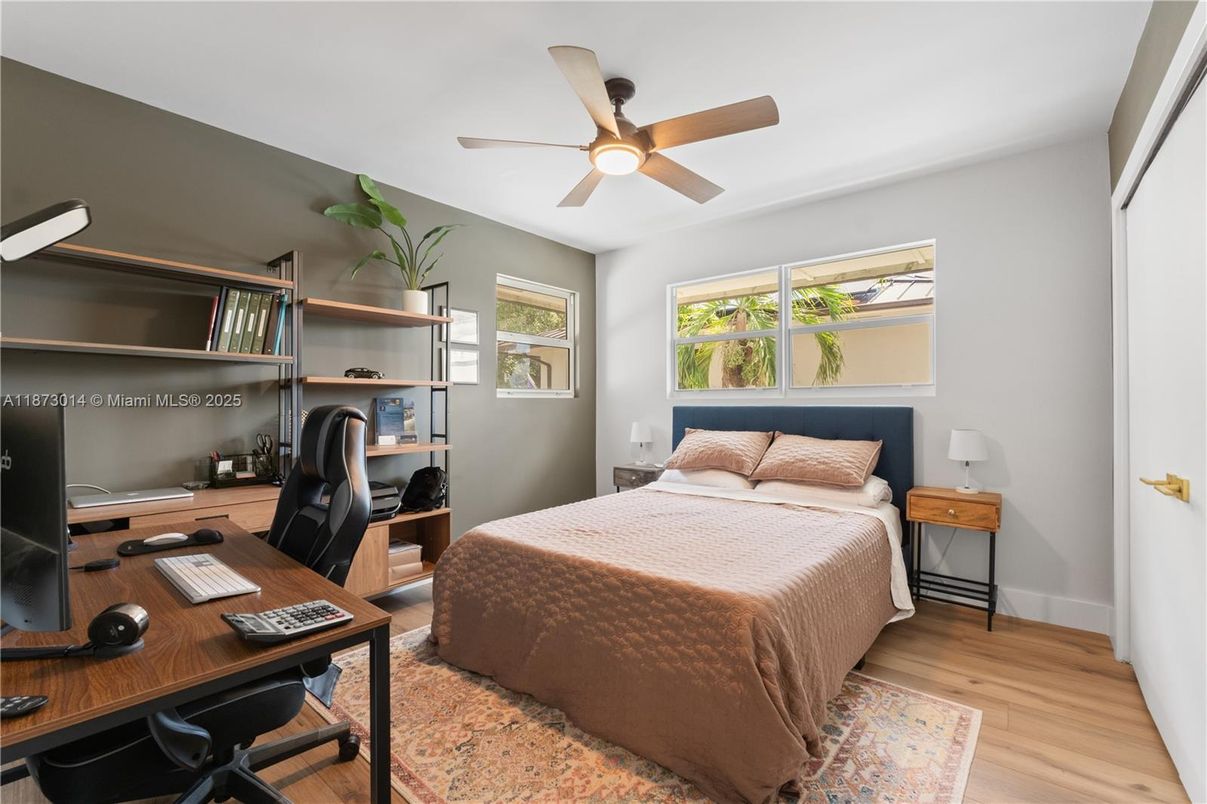 Bedroom, Home Office, Interior, Wood Texture Flooring