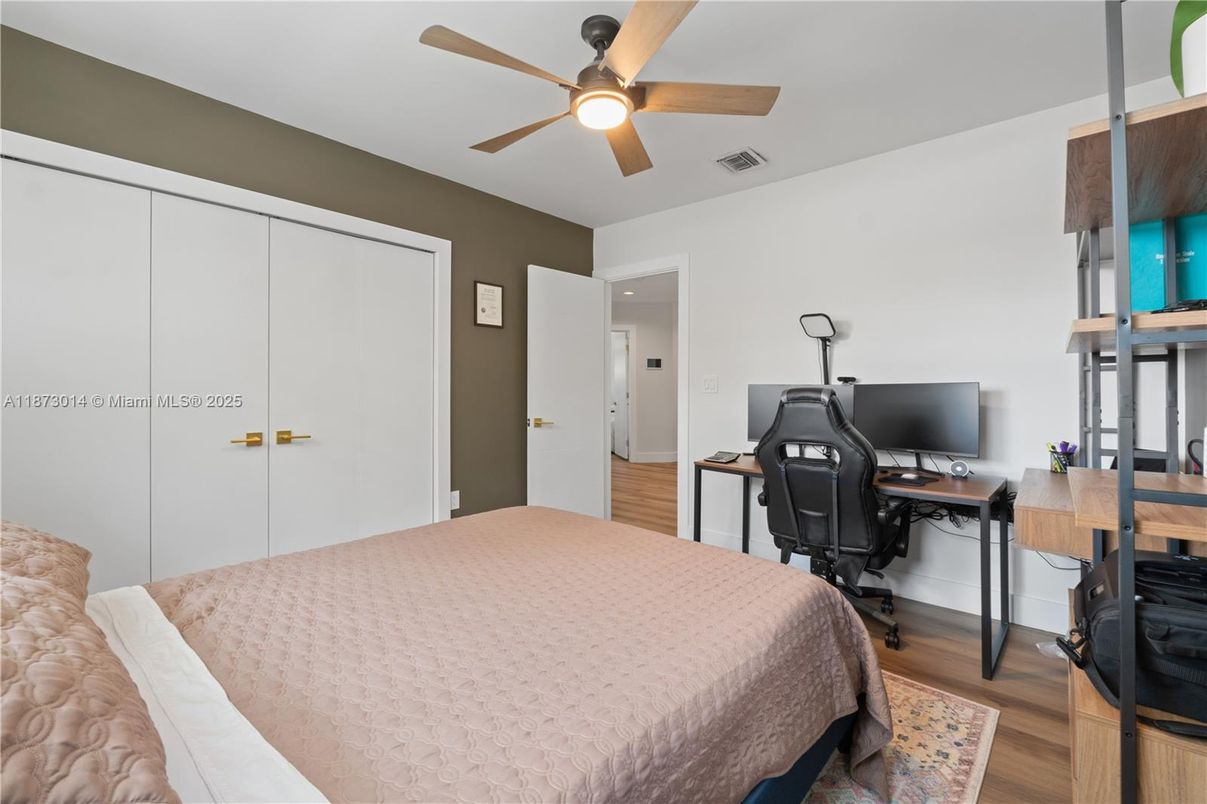 Bedroom, Home Office, Interior, Wood Texture Flooring