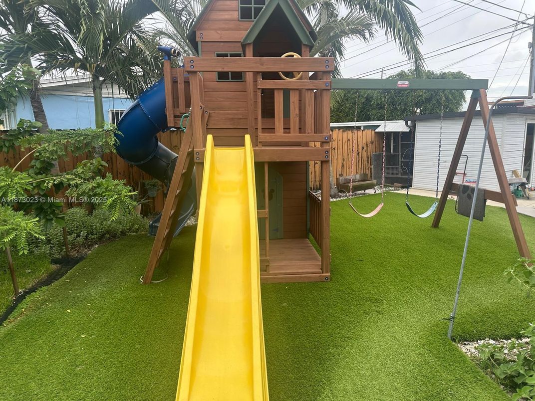 Backyard, Exterior, Playground