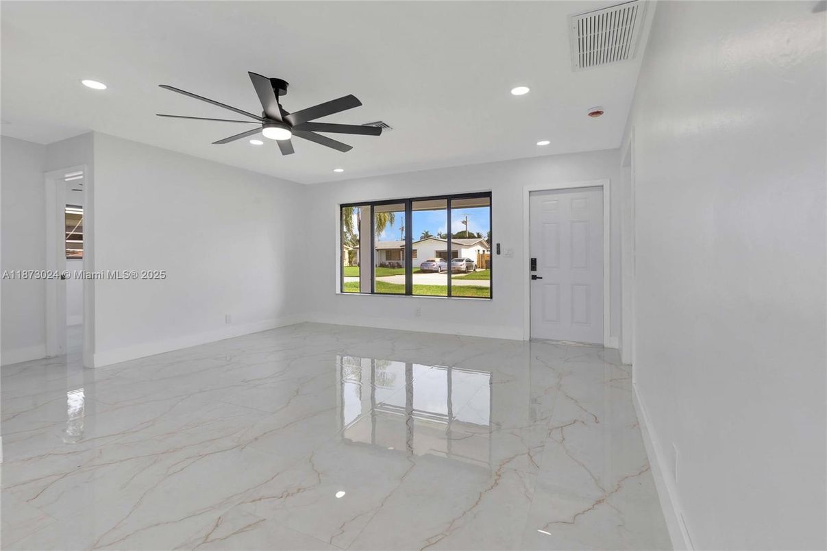 Empty room, Interior, Marble, Recessed Lighting